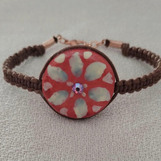 Bracciale amaranto con fiore crema