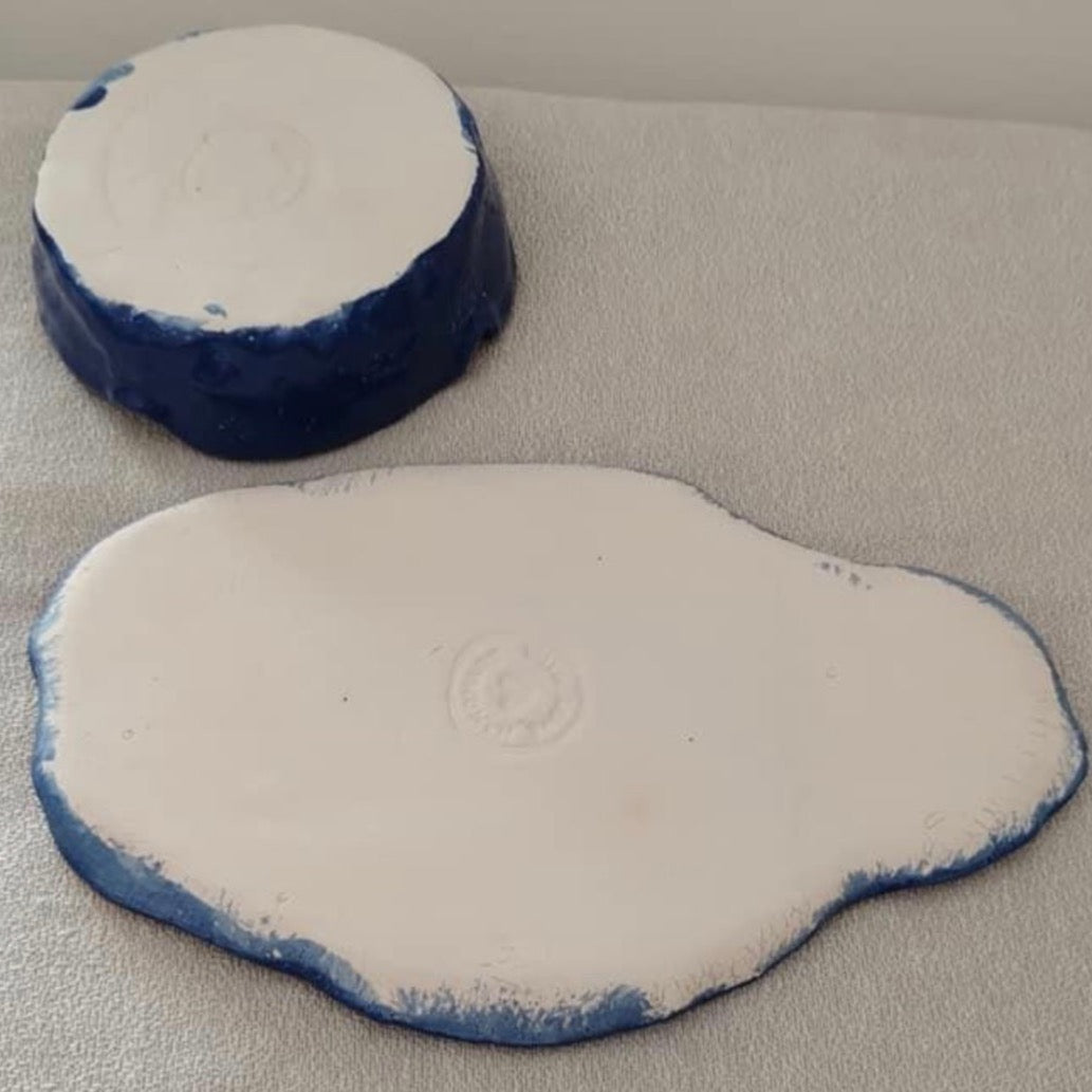 Posacenere in ceramica e portasigarette blu pois