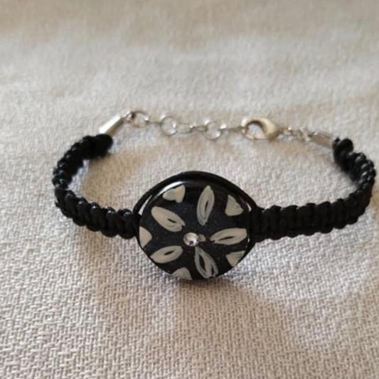 Bracciale nero ombra con fiore bianco