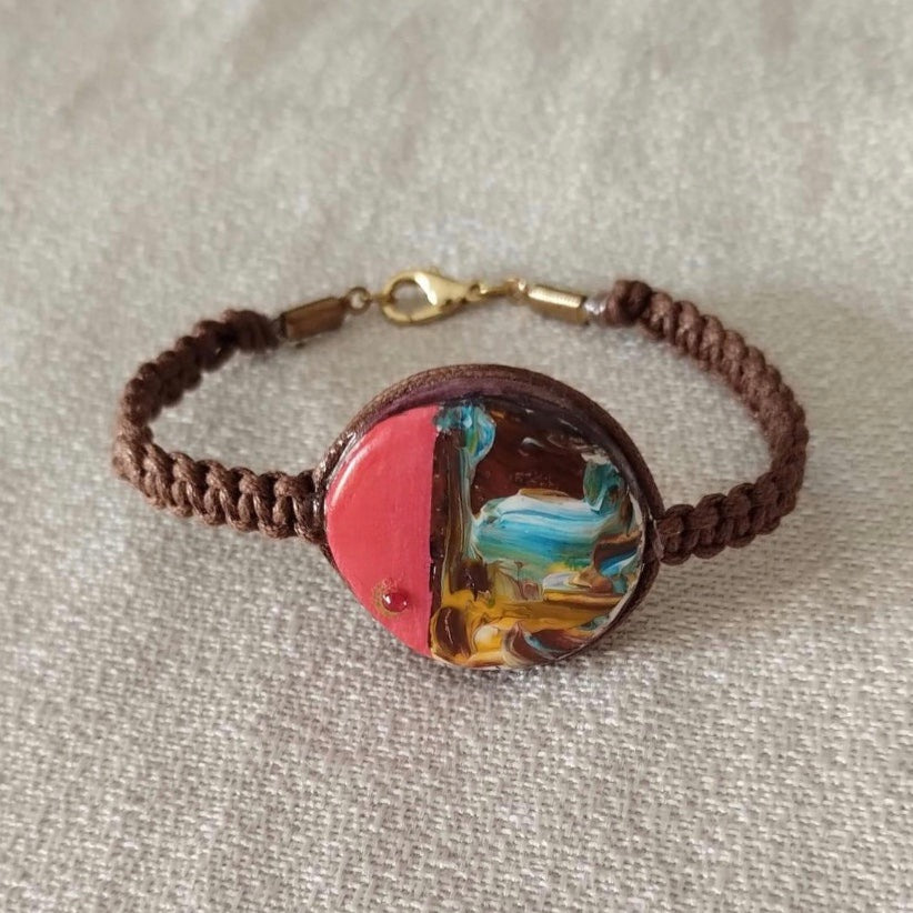 Bracciale marrone con paesaggio